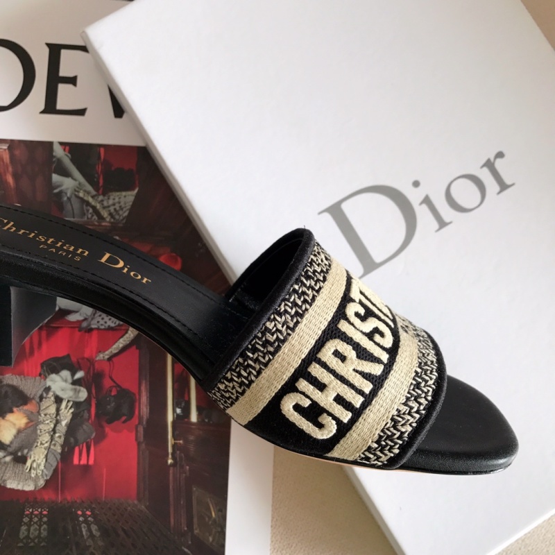 Черные женские шлепки с вышивкой Christian Dior