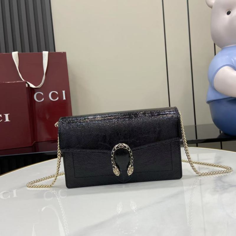 Черная сумка-клатч Gucci с цепочкой