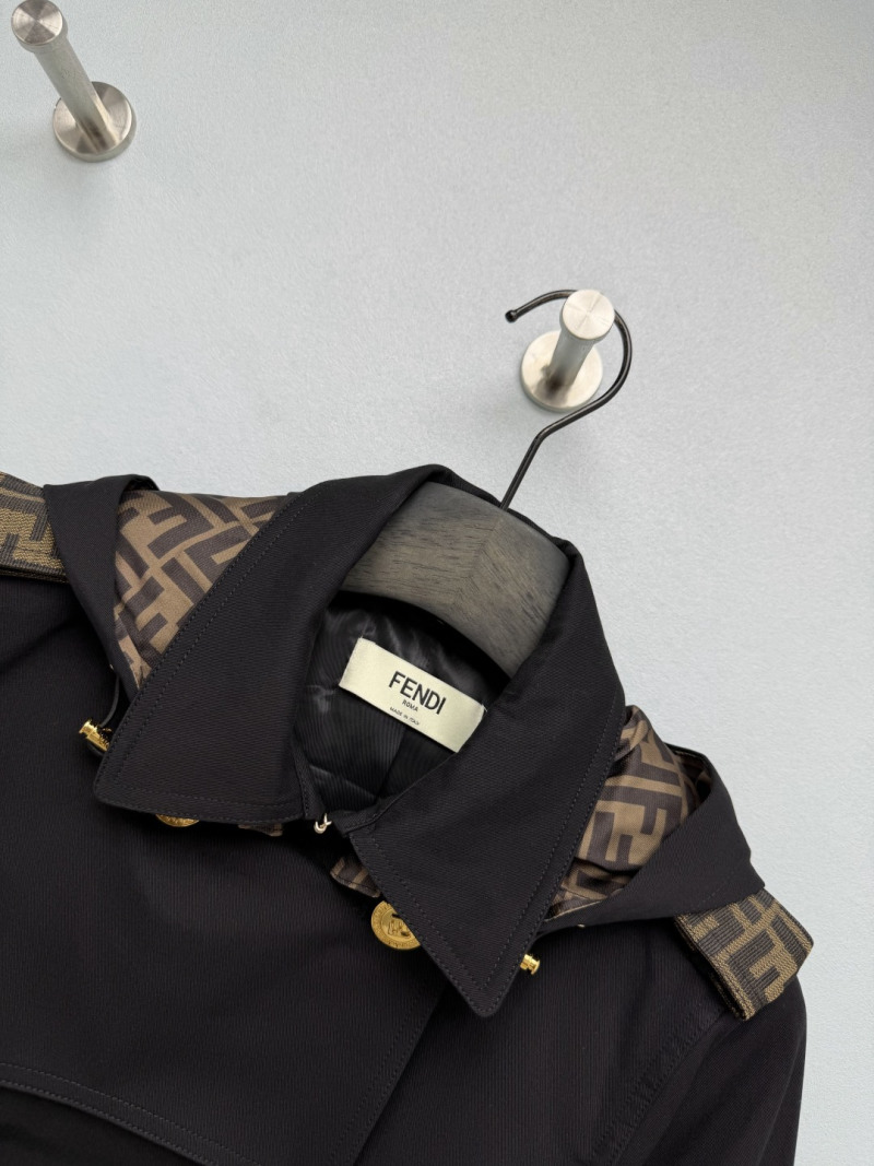 Кожаная куртка Fendi с монограммой