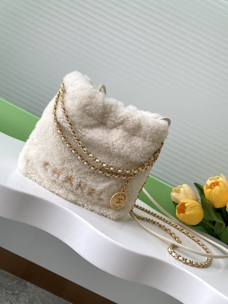 Миниатюрная сумка из шерсти Chanel