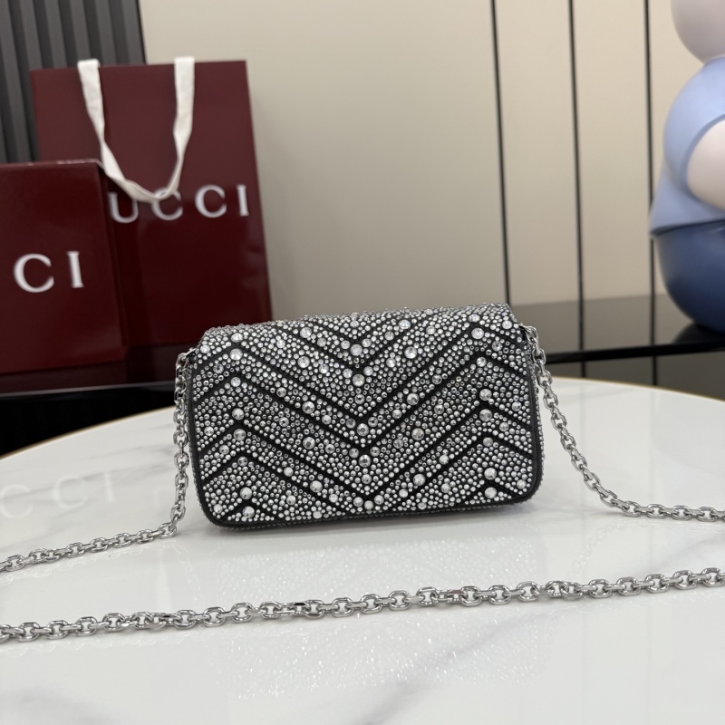 Сумка Gucci с кристаллами и цепочкой