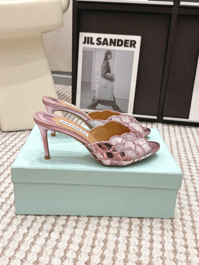Розовые босоножки Aquazzura