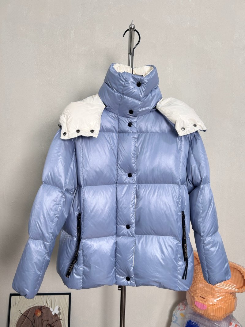 Пуховик Moncler