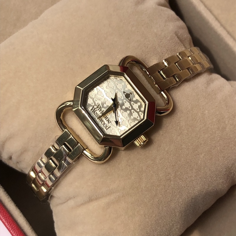 Часы Vivienne Westwood