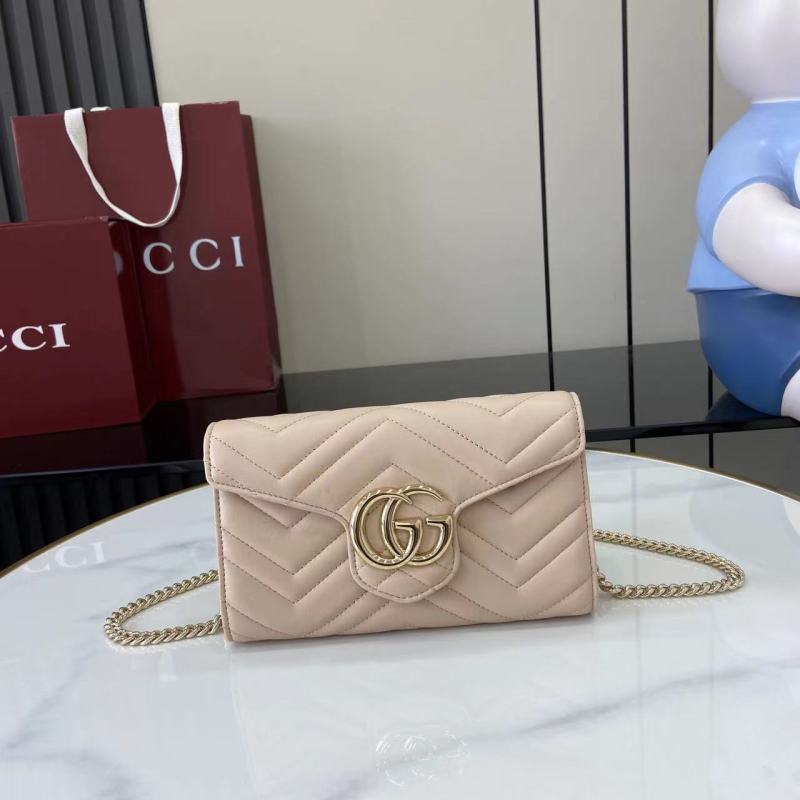 Сумка-клатч Gucci с цепочкой