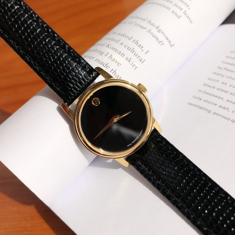 Часы Movado