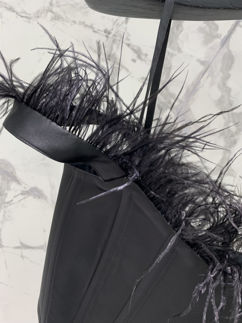 Женский топ с страусиным пером Saint Laurent