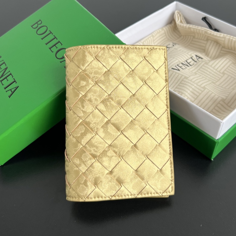 Кожаный чехол для паспорта Bottega Veneta