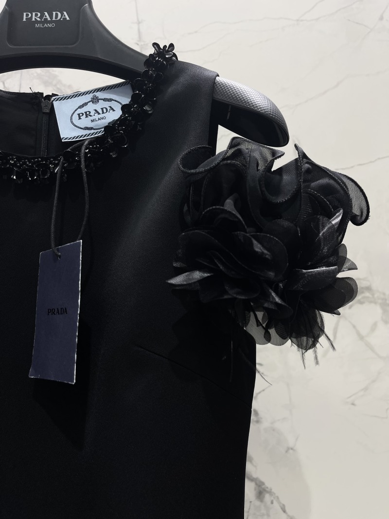 Вечернее платье Prada с цветочным декором