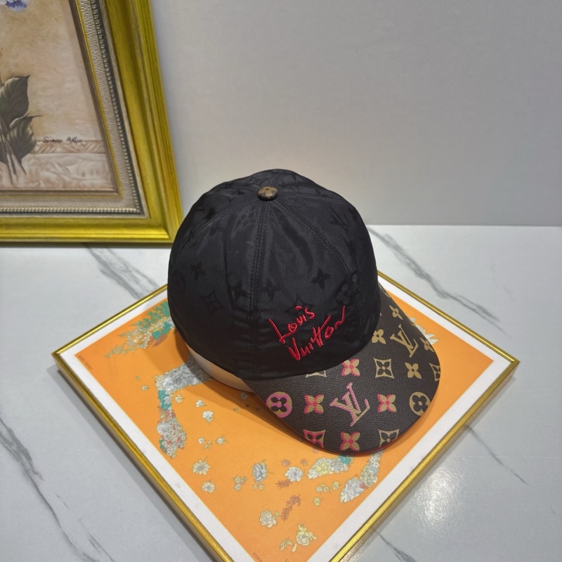 Кепка Louis Vuitton с вышивкой