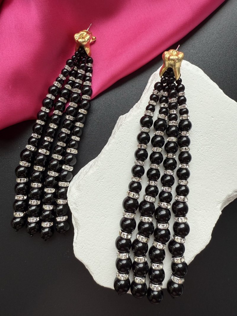 Колье из черных бусин с кристаллами Schiaparelli