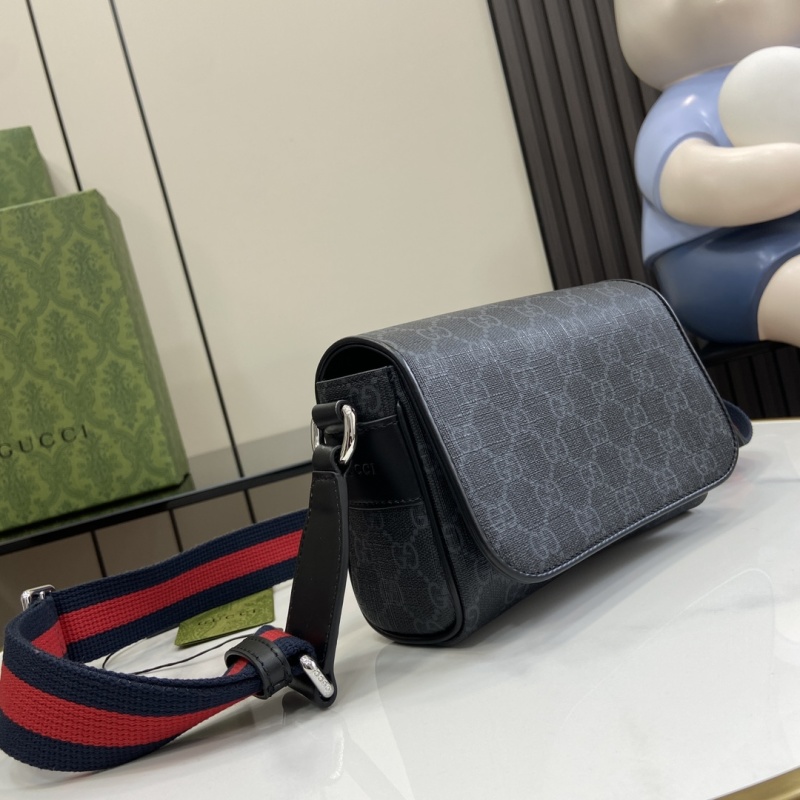 Сумка Gucci с монограммой и ремешком