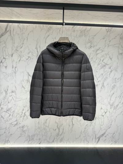 Пуховик Moncler