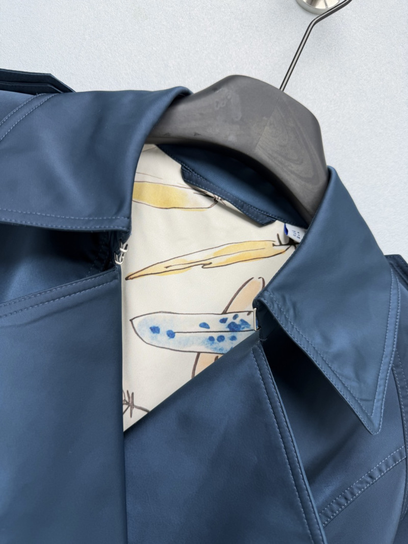 Классическое пальто Burberry с двойной застёжкой