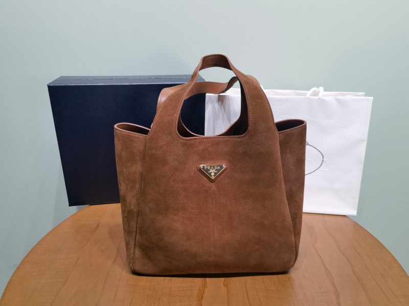 Сумка Prada из замши