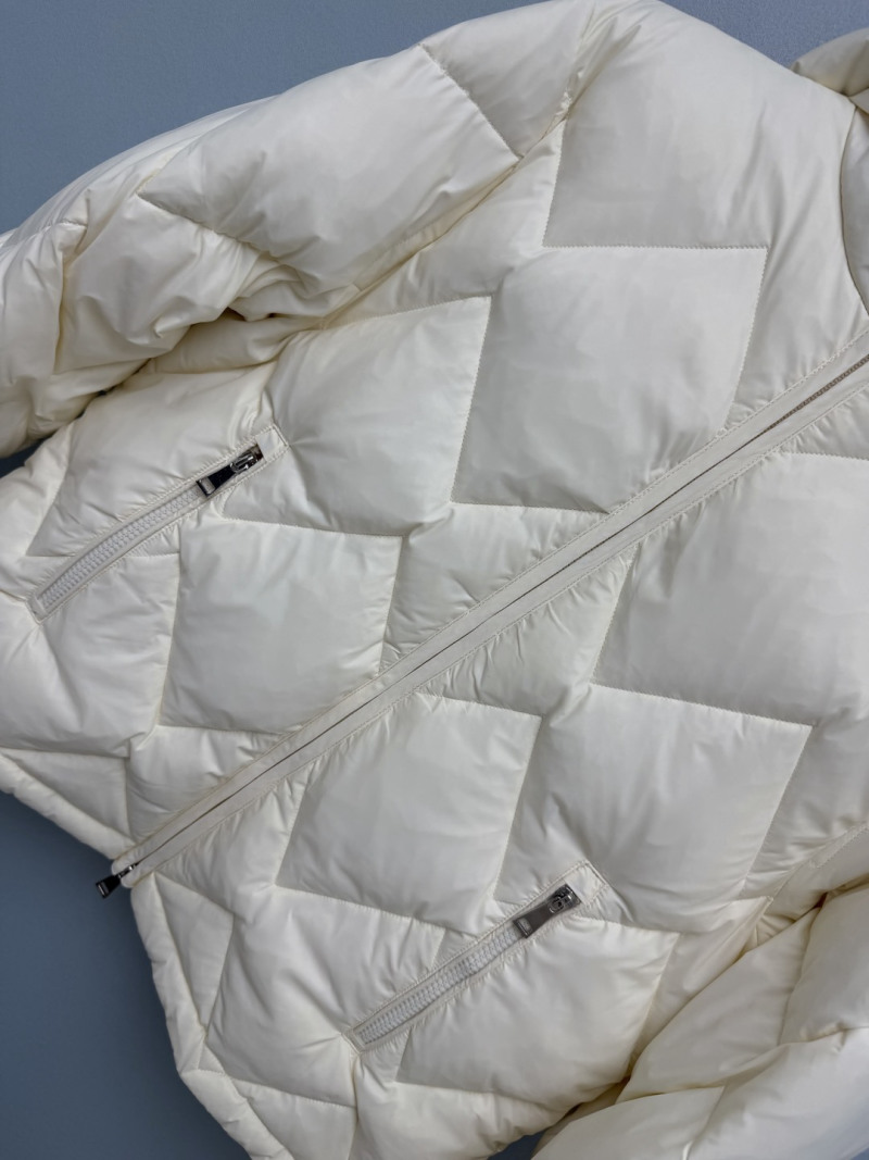 Пуховик Moncler