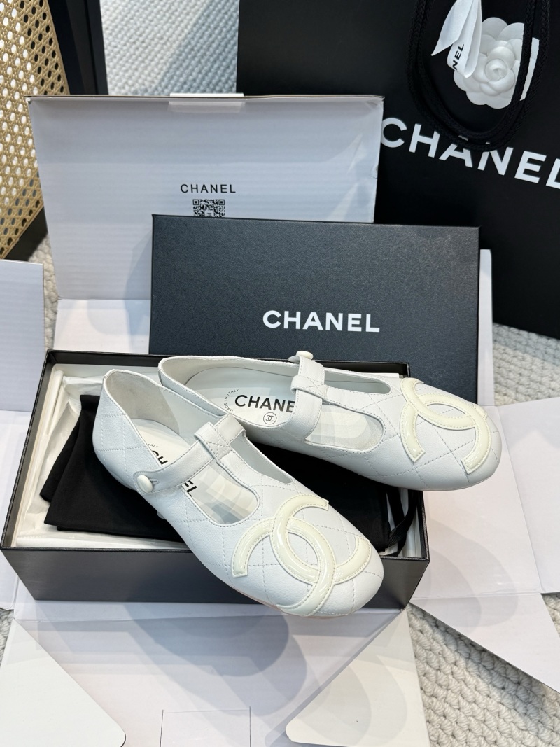 Женские белые туфли с логотипом Т-образного силуэта Chanel