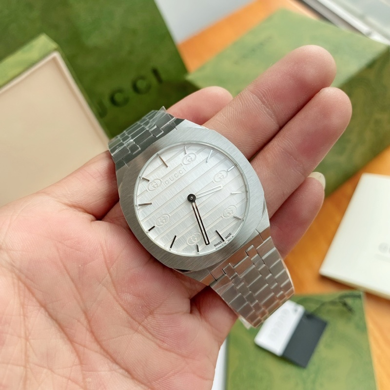 Часы Gucci