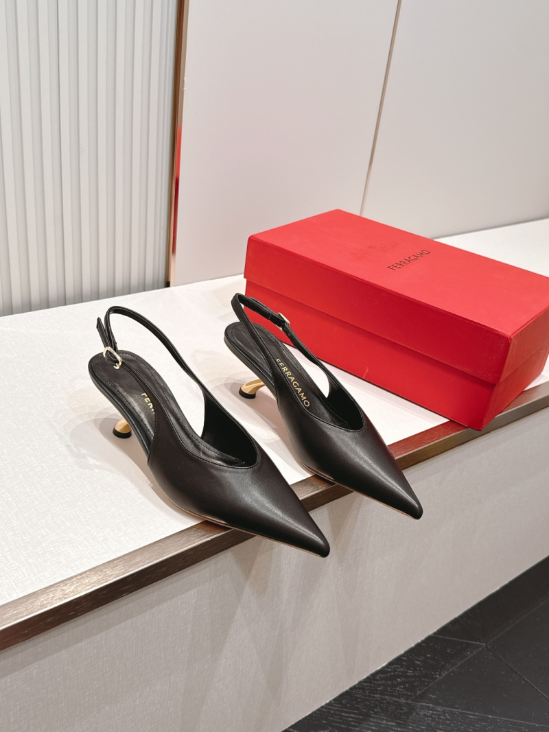 Женские черные туфли Ferragamo на металлическом каблуке