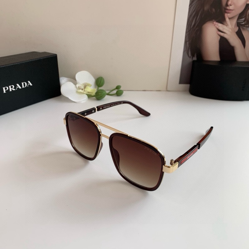 Солнцезащитные очки Prada в квадратной оправе
