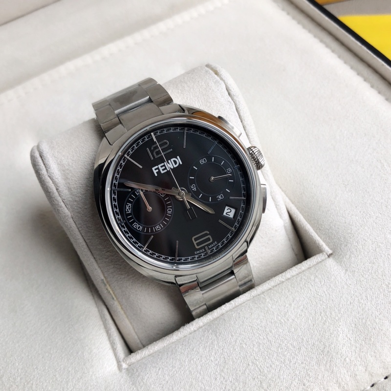 Часы Fendi