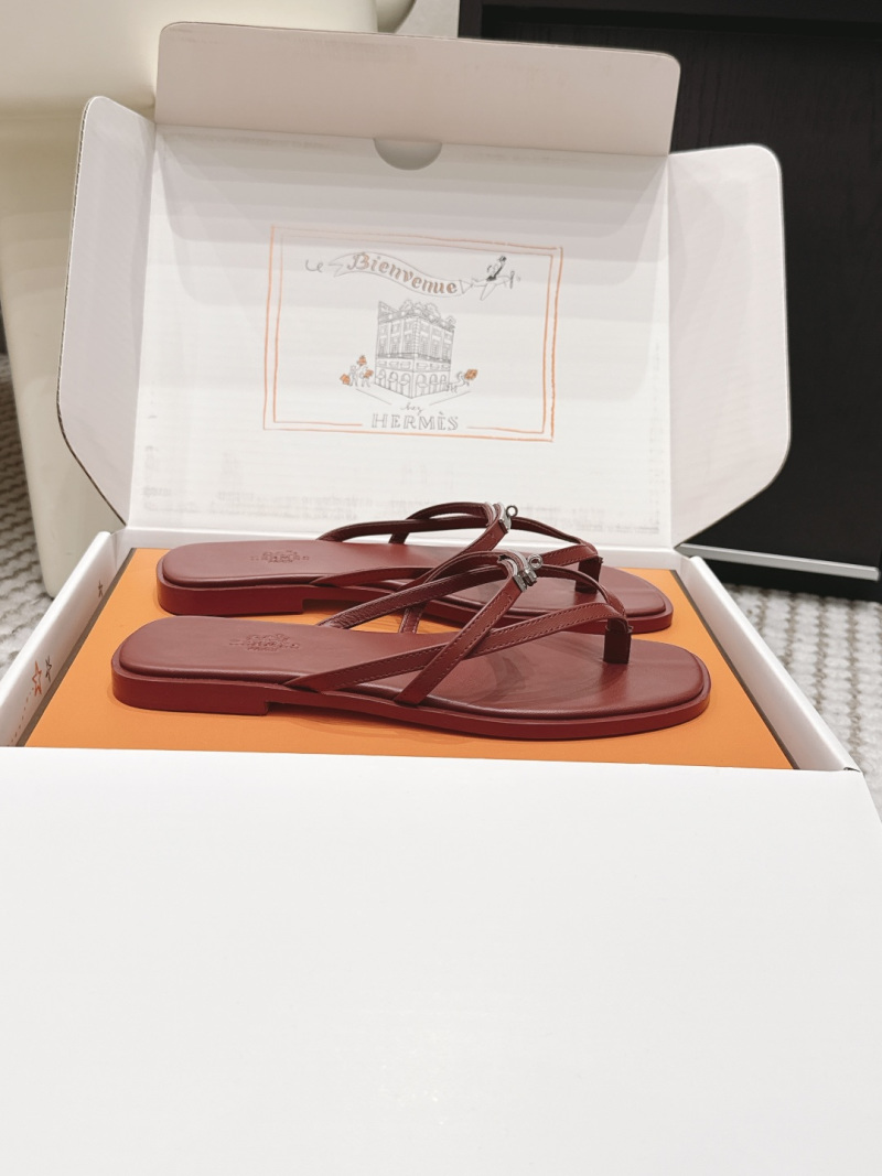 Женские кожаные босоножки-шлепки с металлической пряжкой Hermès