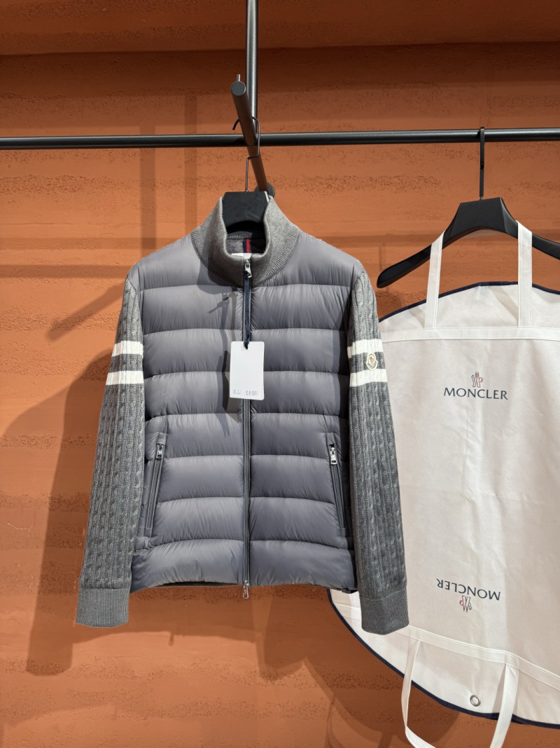 Пуховик Moncler