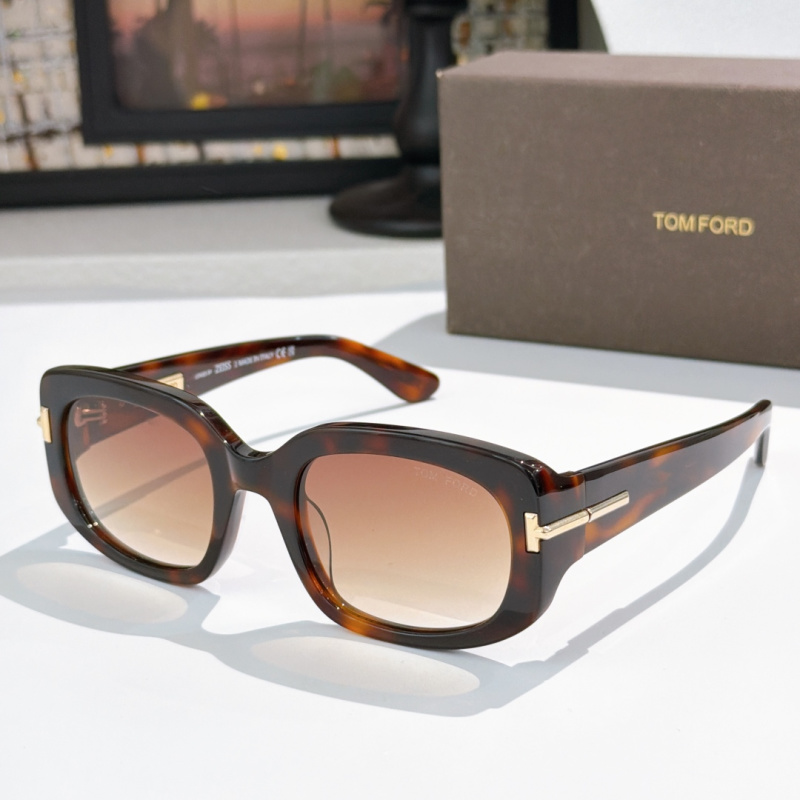 Солнечные очки Tom Ford FT1253