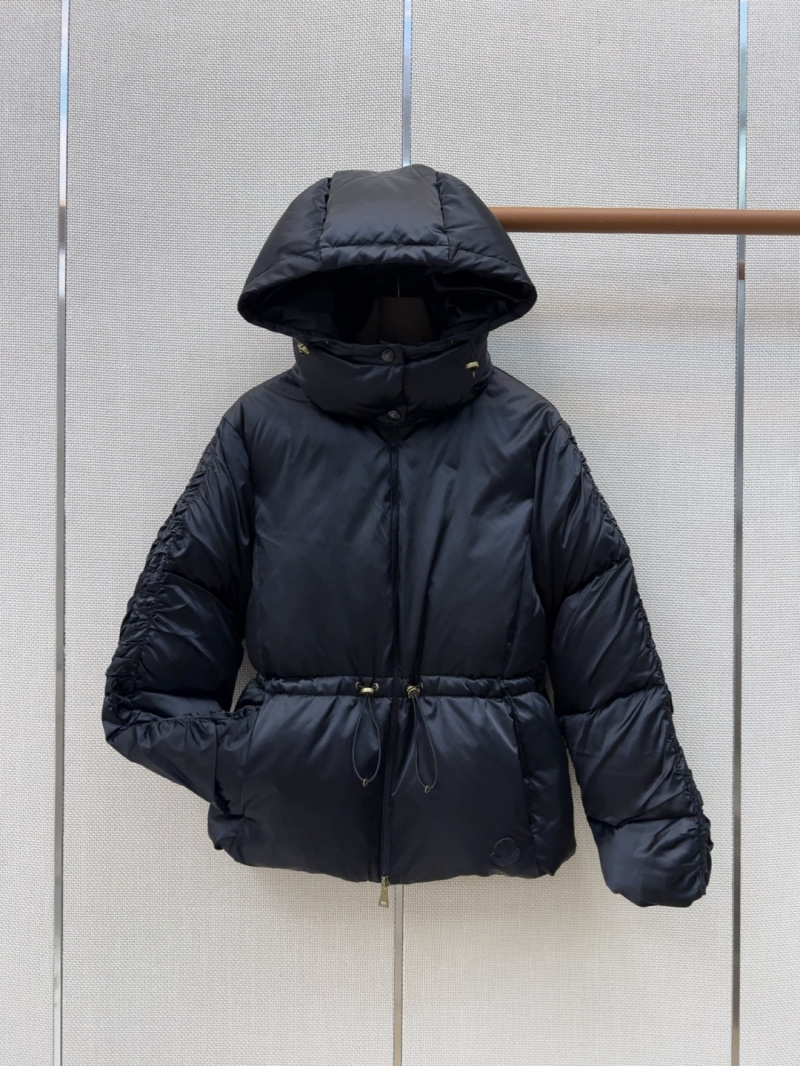 Пуховик Moncler
