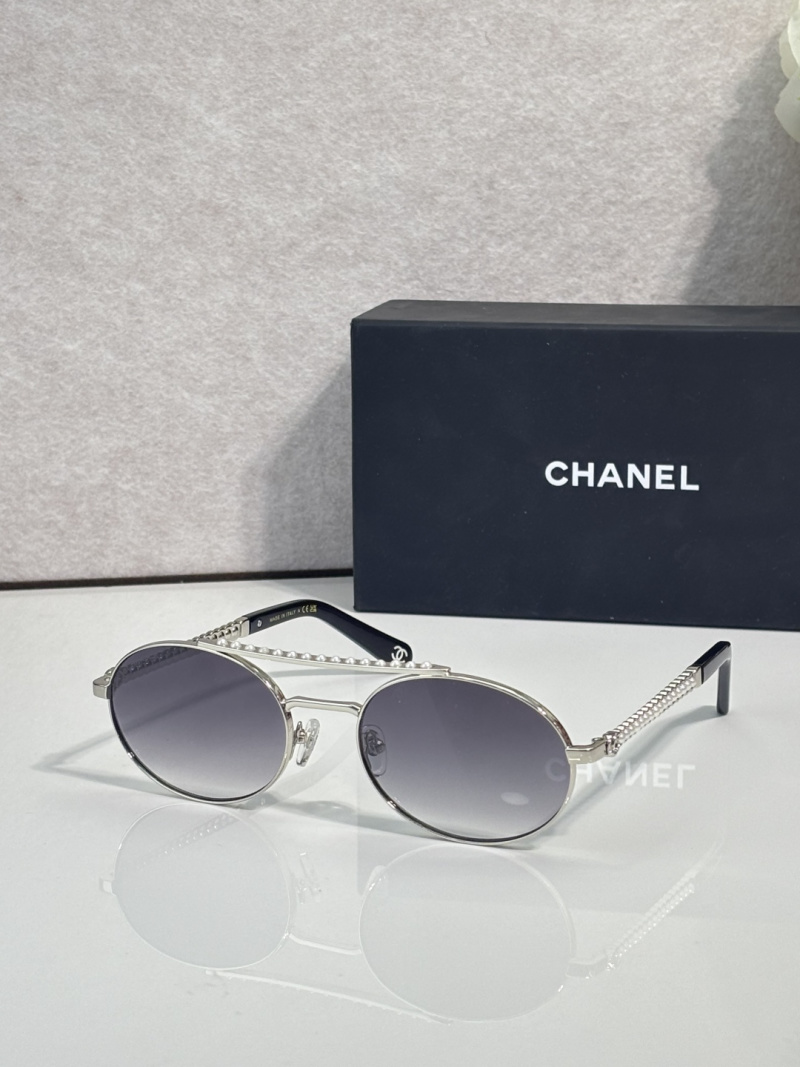 Солнцезащитные очки Chanel серебристые с жемчужным декором