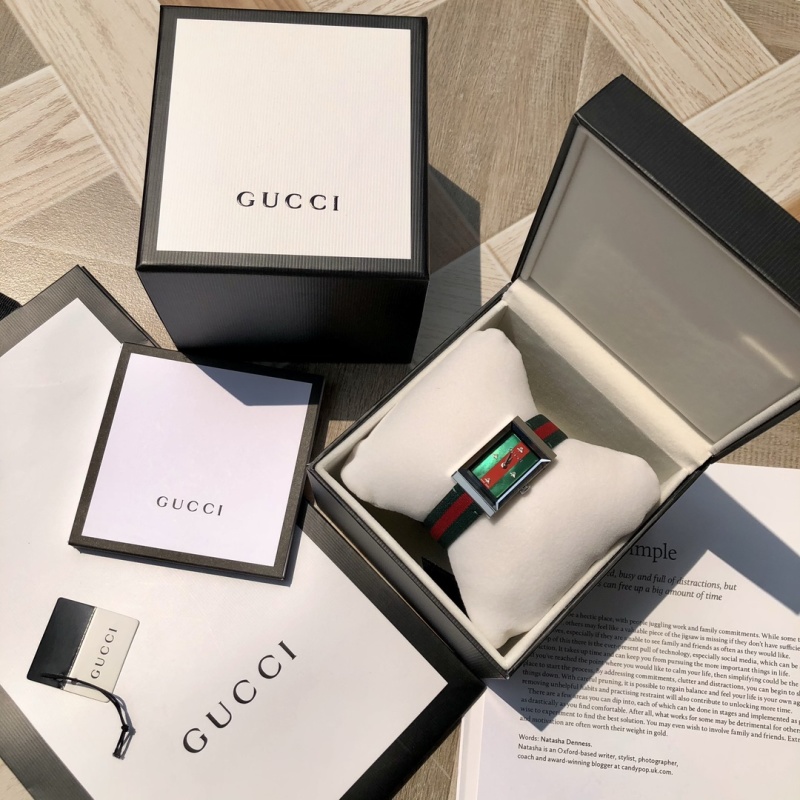 Часы Gucci