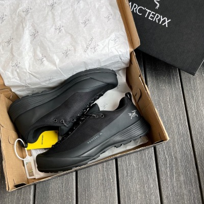 Кроссовки Arc'teryx