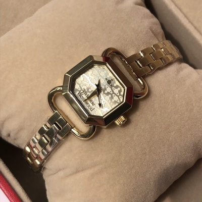 Часы Vivienne Westwood