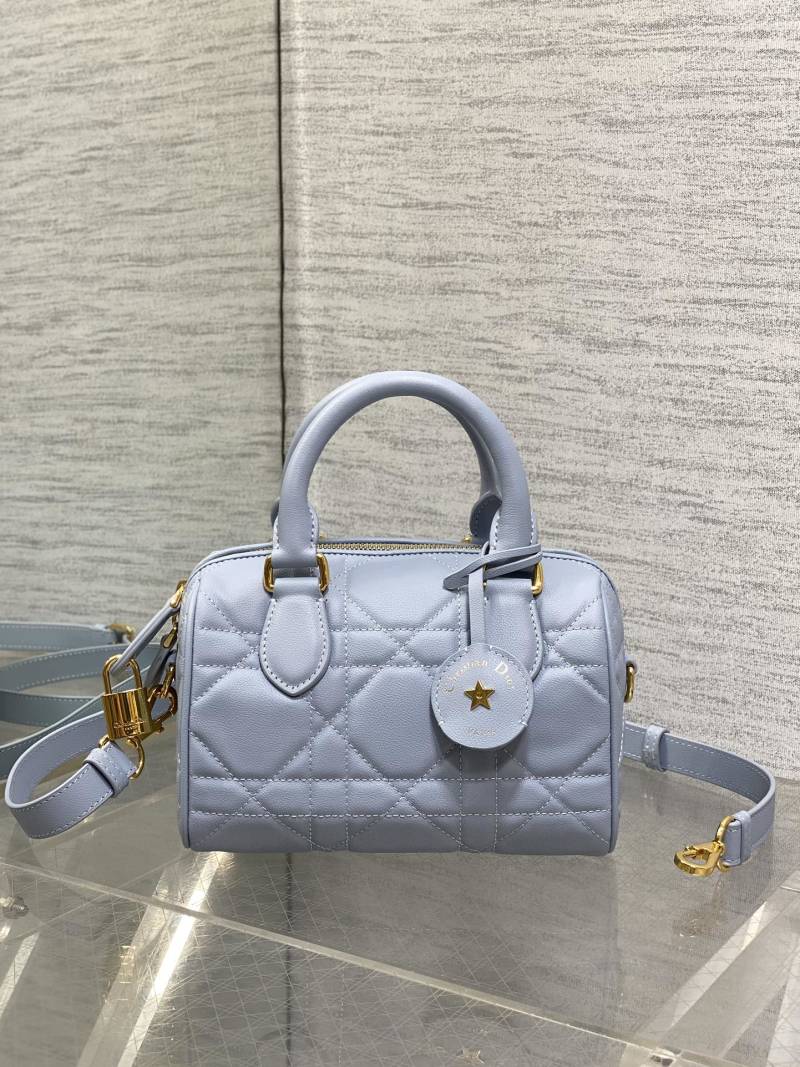Сумка Dior с ручками и ремнем голубой