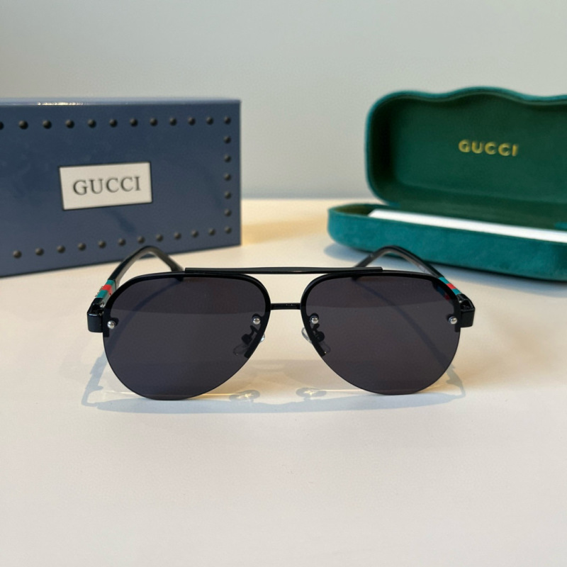 Солнцезащитные очки Gucci авиаторы чёрные