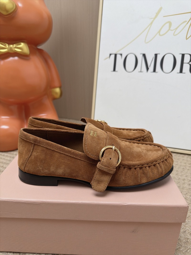 Женские лоферы Miu Miu с пряжкой коричневого цвета