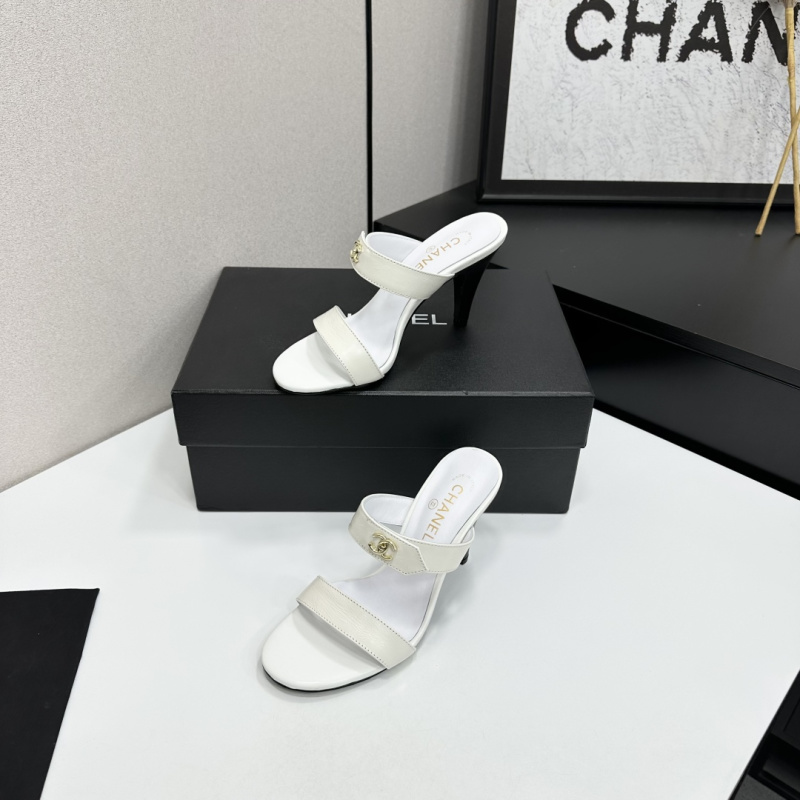 Женские белые босоножки на каблуке Chanel