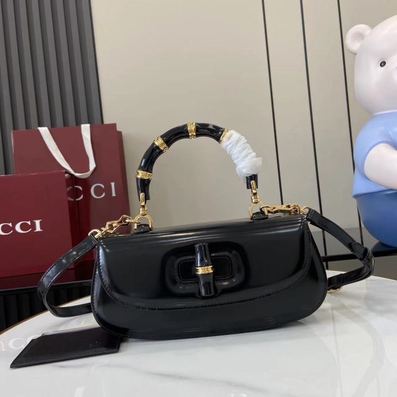 Черная сумка Gucci с бамбуковой ручкой