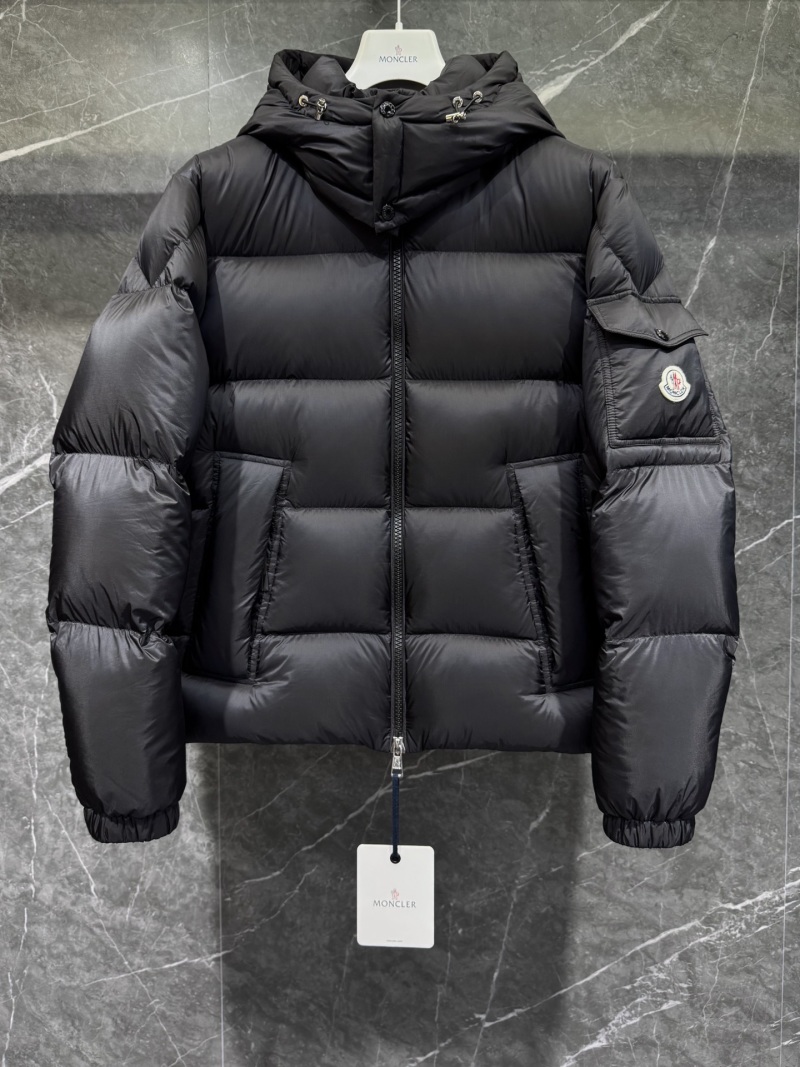 Пуховик Moncler