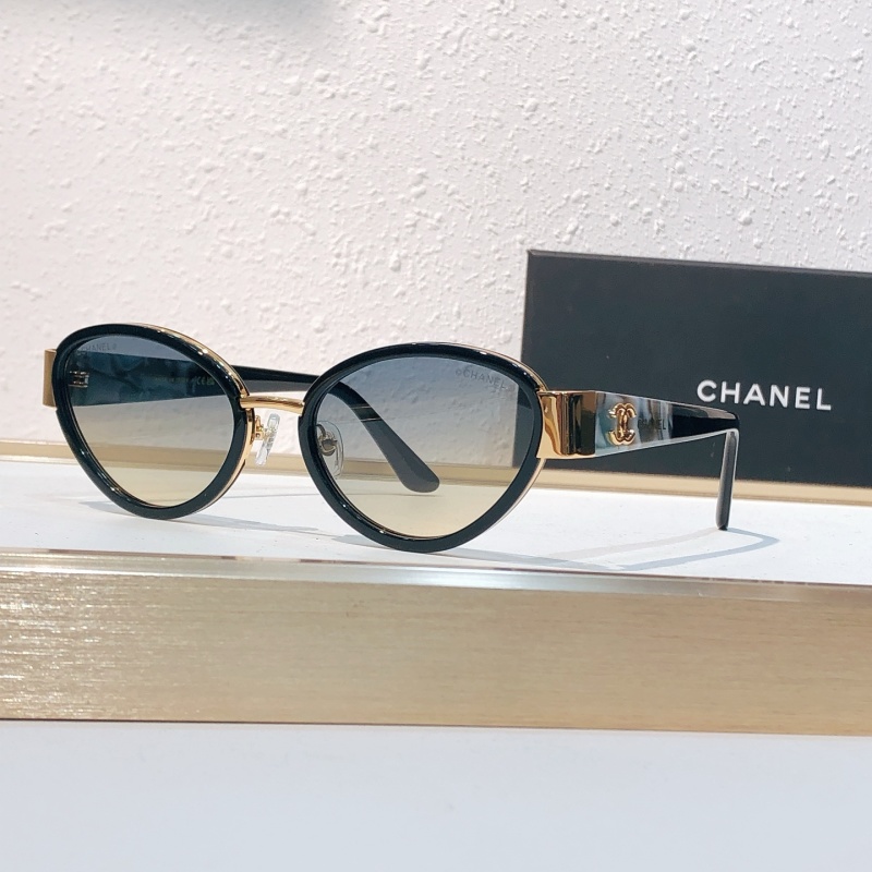 Солнцезащитные очки Chanel