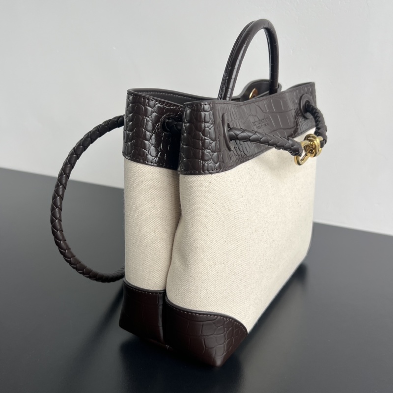 Сумка с крокодиловой текстурой и тканевым полотном Bottega Veneta