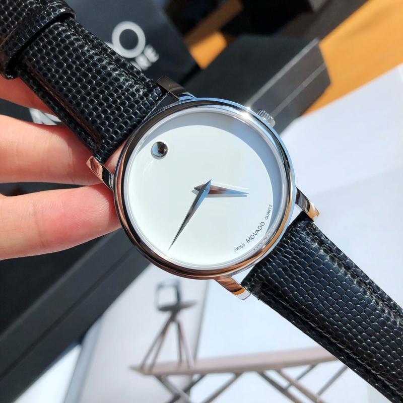 Часы Movado