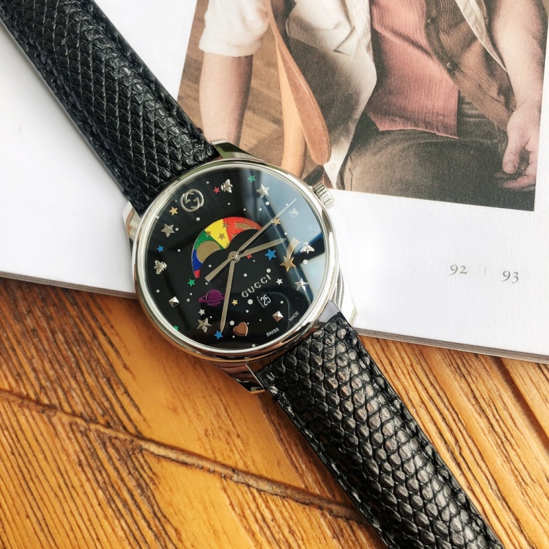 Часы Gucci