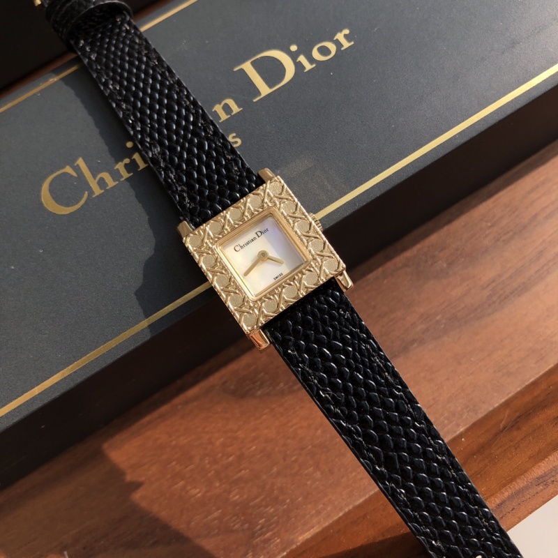 Часы Dior