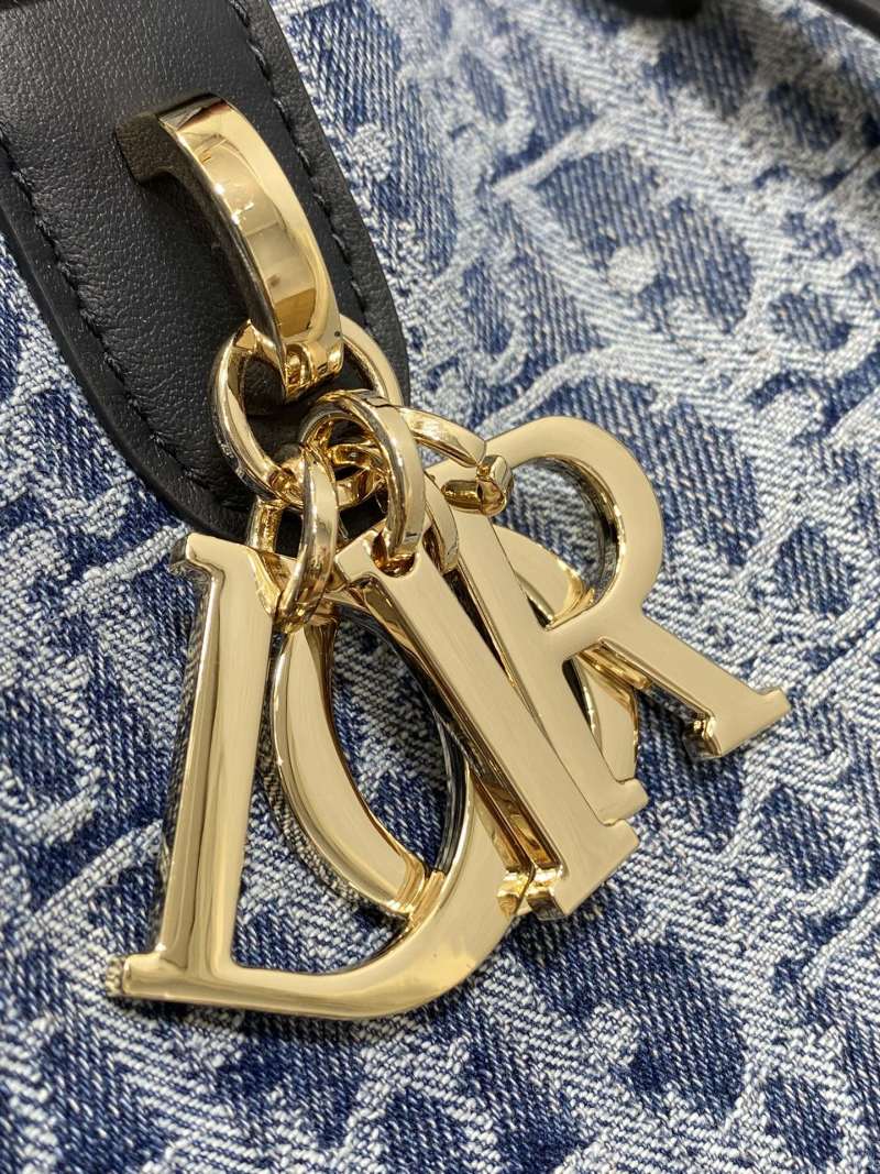 Сумка Dior с монограммой и кошельком