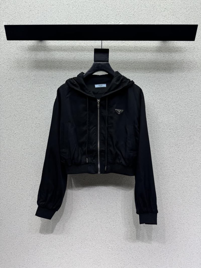 Чёрный бомбер с капюшоном Prada