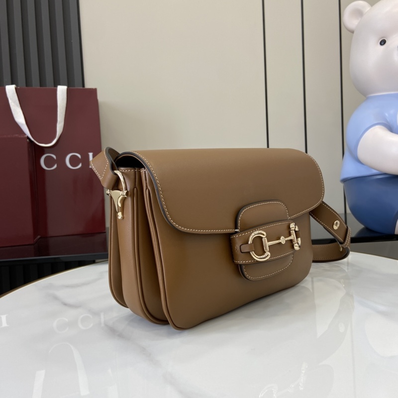 Сумка Gucci с пряжкой