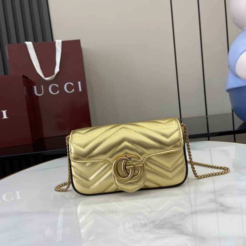 Золотая сумка Gucci с цепочкой