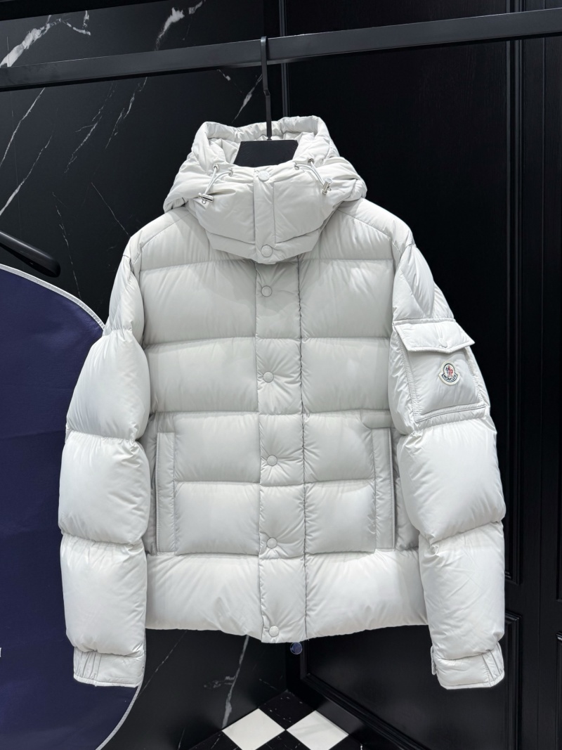 Пуховик Moncler