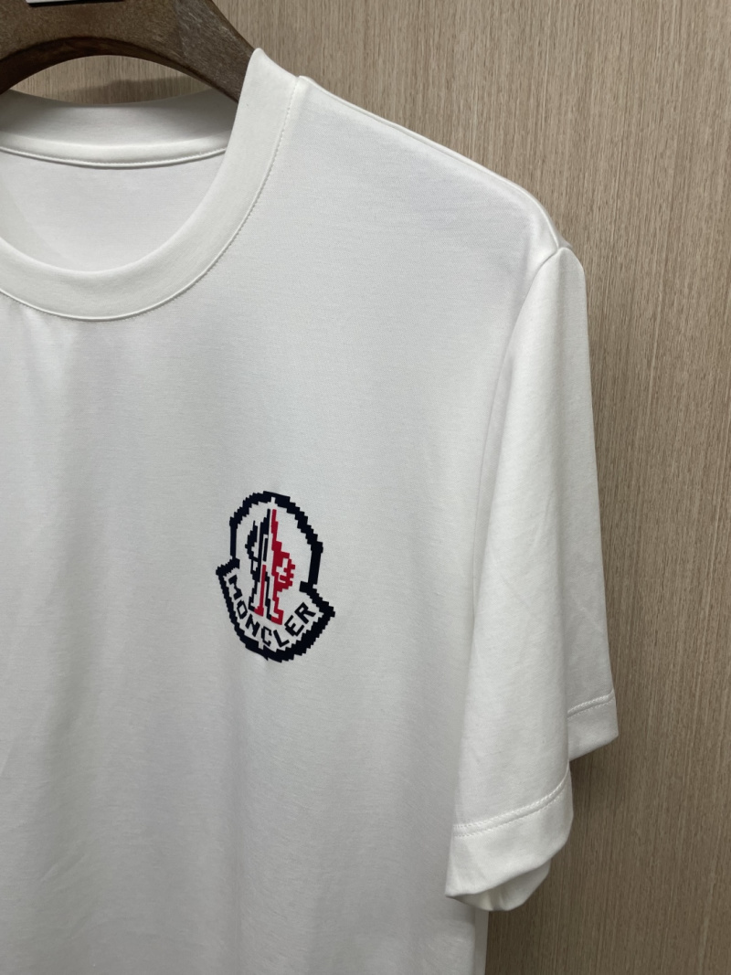 Футболка Moncler с пиксельным логотипом